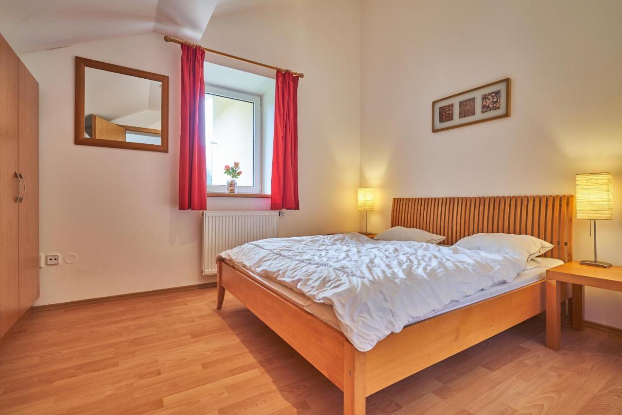 פק פוד סנז'קו Poustevnik Apartments מראה חיצוני תמונה